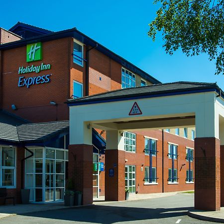 Holiday Inn Express Burton On Trent By Ihg Экстерьер фото