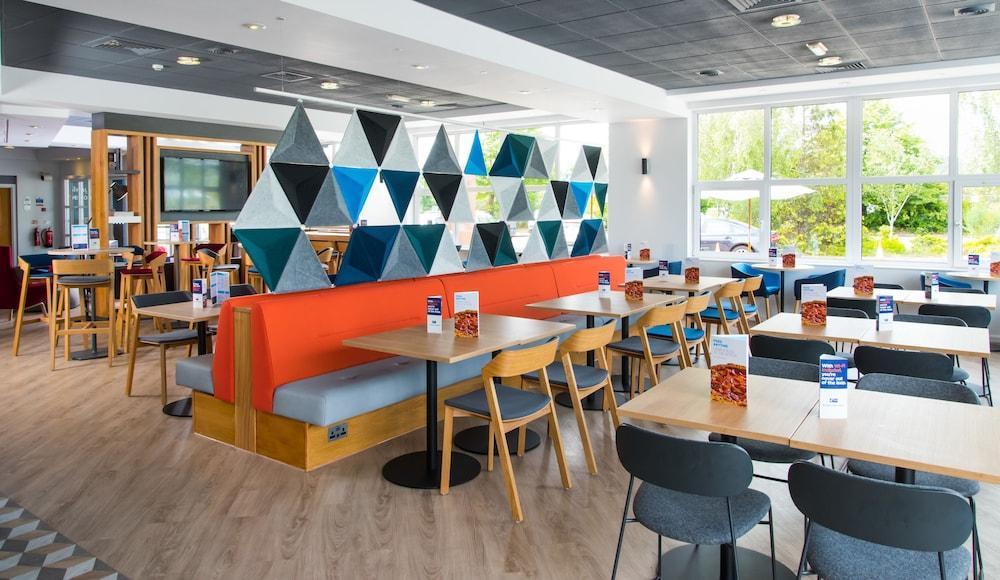 Holiday Inn Express Burton On Trent By Ihg Экстерьер фото
