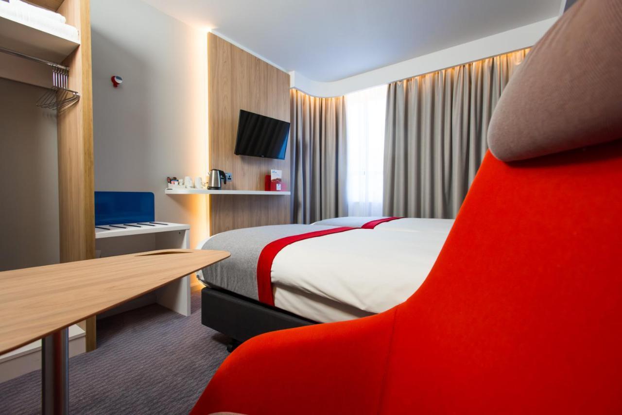 Holiday Inn Express Burton On Trent By Ihg Экстерьер фото