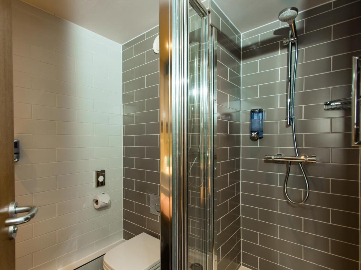 Holiday Inn Express Burton On Trent By Ihg Экстерьер фото