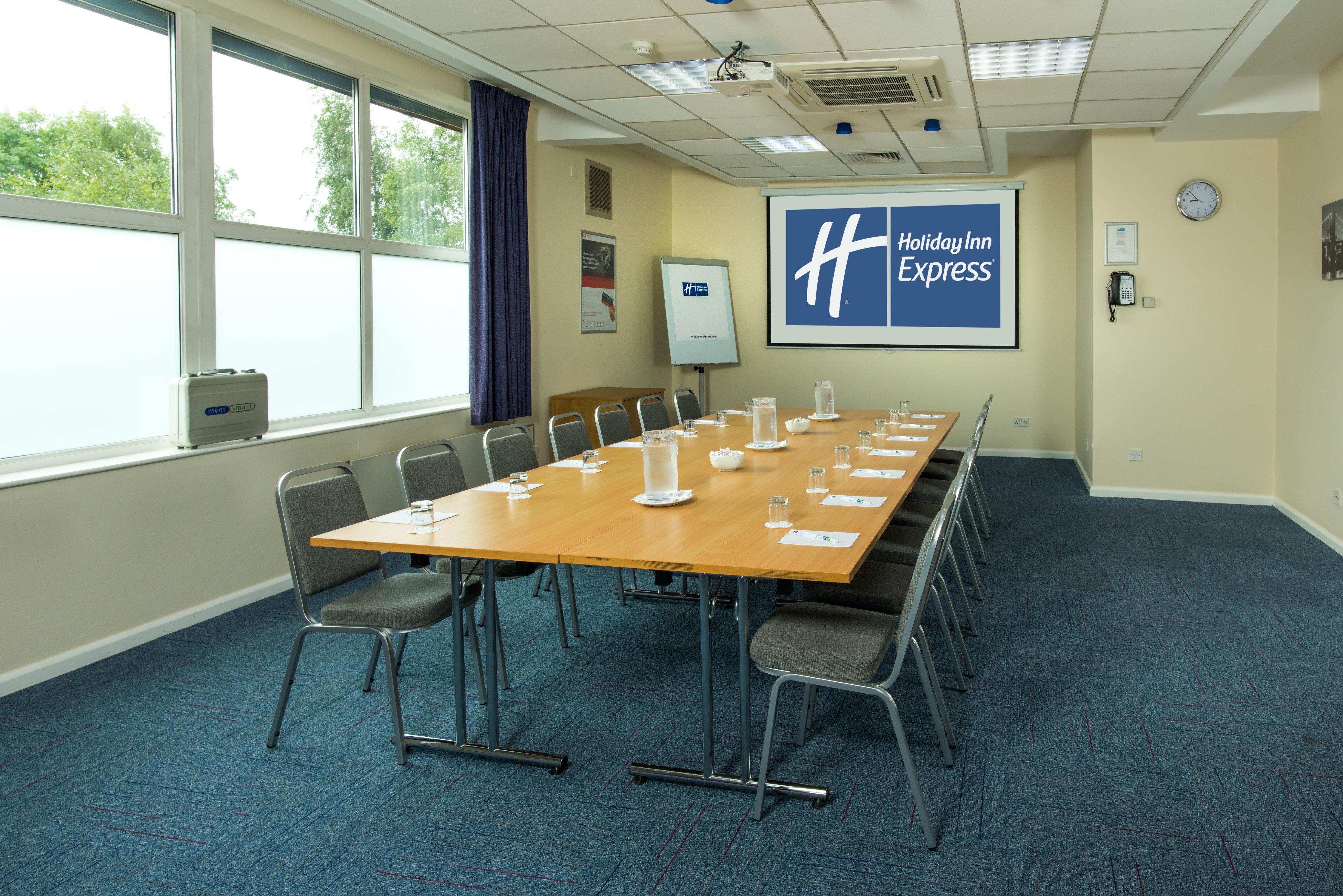 Holiday Inn Express Burton On Trent By Ihg Экстерьер фото