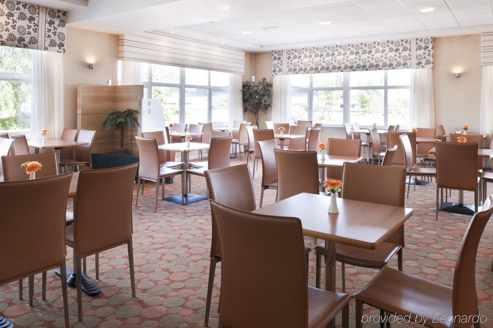 Holiday Inn Express Burton On Trent By Ihg Экстерьер фото