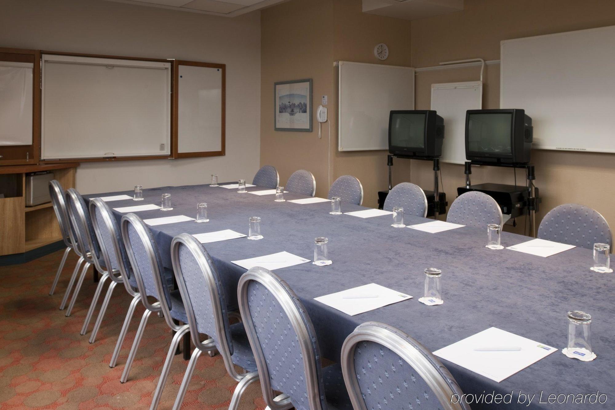 Holiday Inn Express Burton On Trent By Ihg Удобства фото