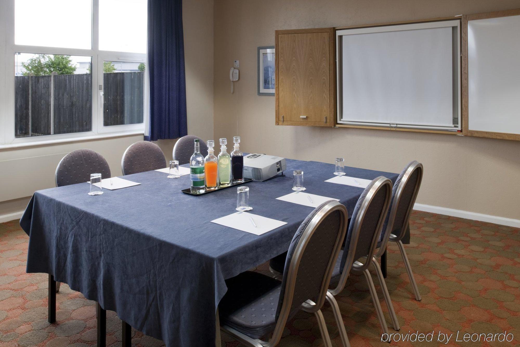 Holiday Inn Express Burton On Trent By Ihg Удобства фото