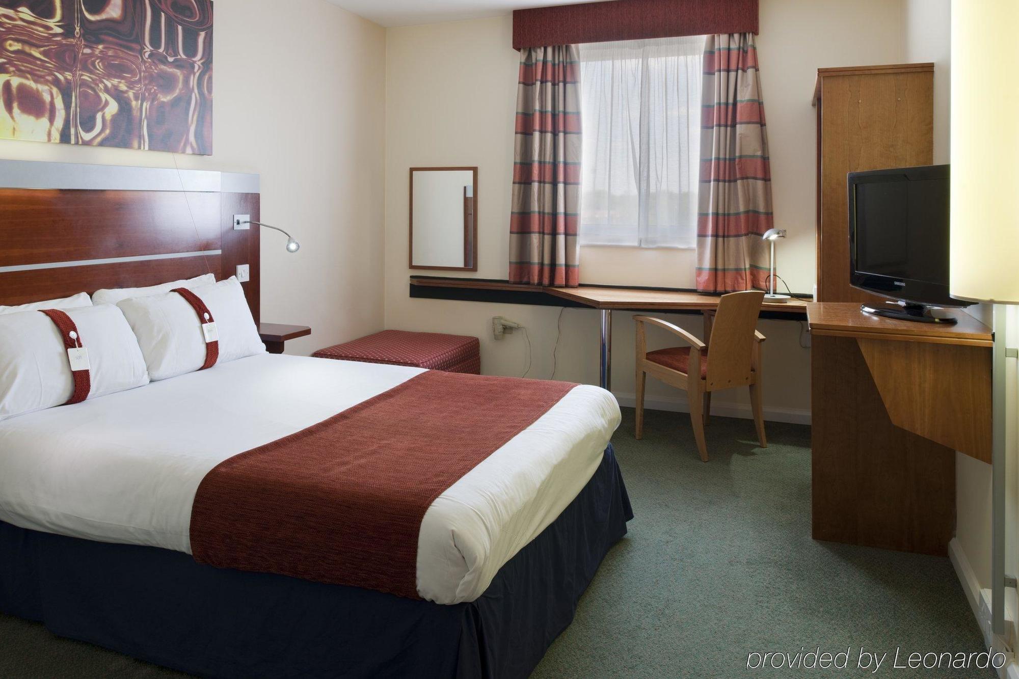 Holiday Inn Express Burton On Trent By Ihg Экстерьер фото