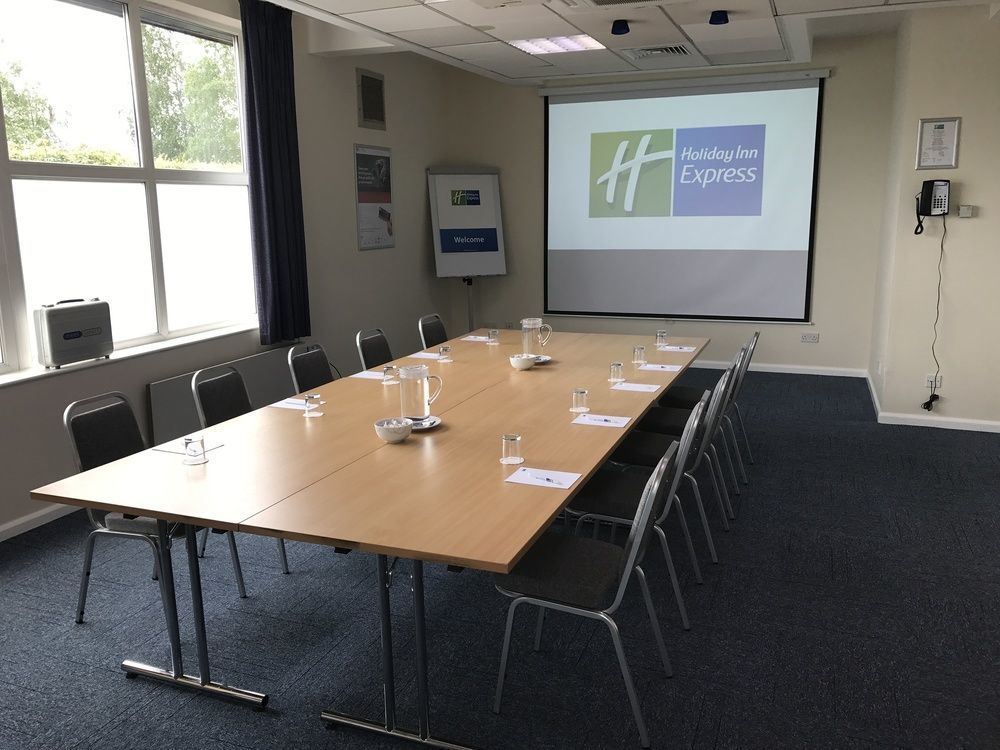 Holiday Inn Express Burton On Trent By Ihg Экстерьер фото