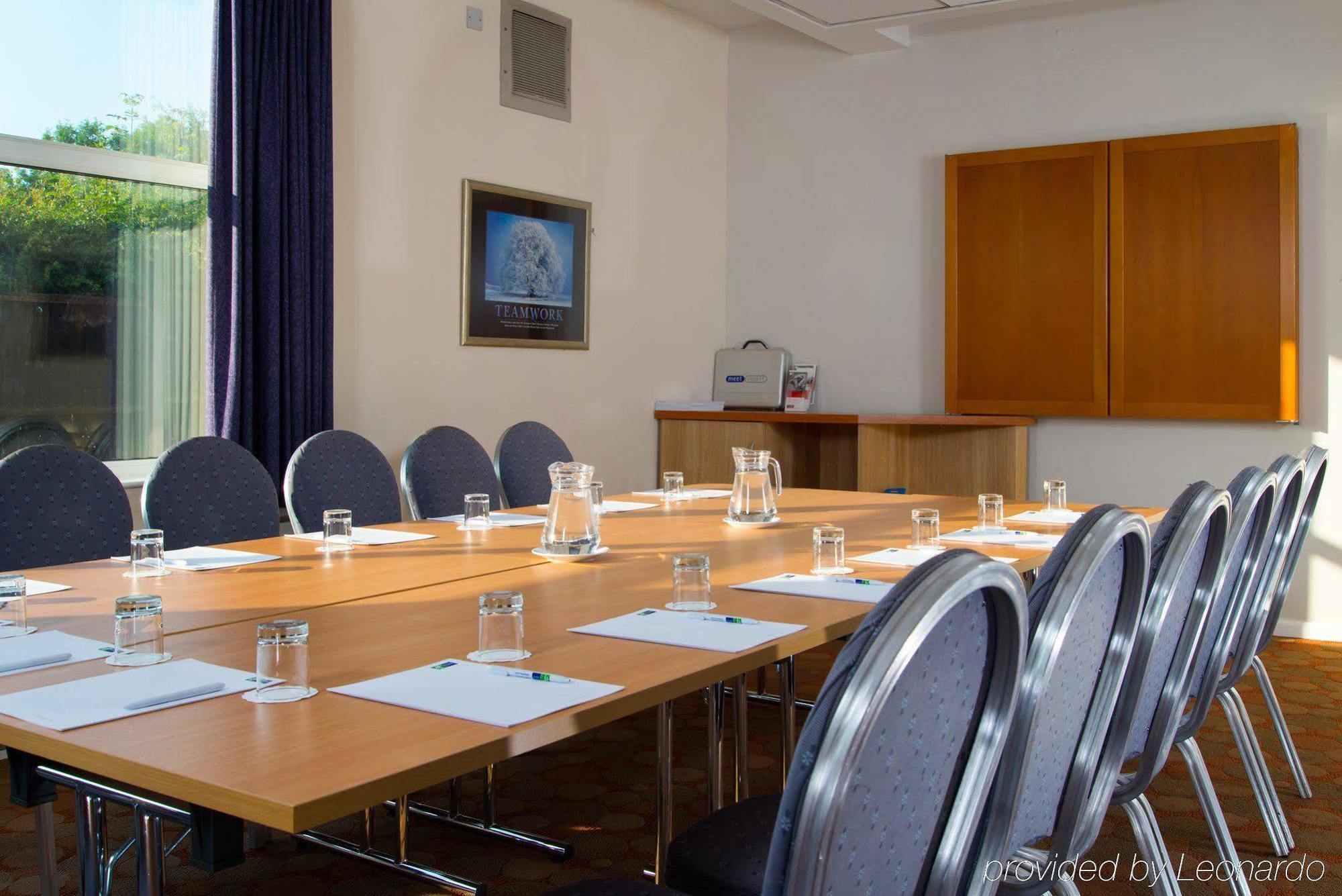 Holiday Inn Express Burton On Trent By Ihg Экстерьер фото