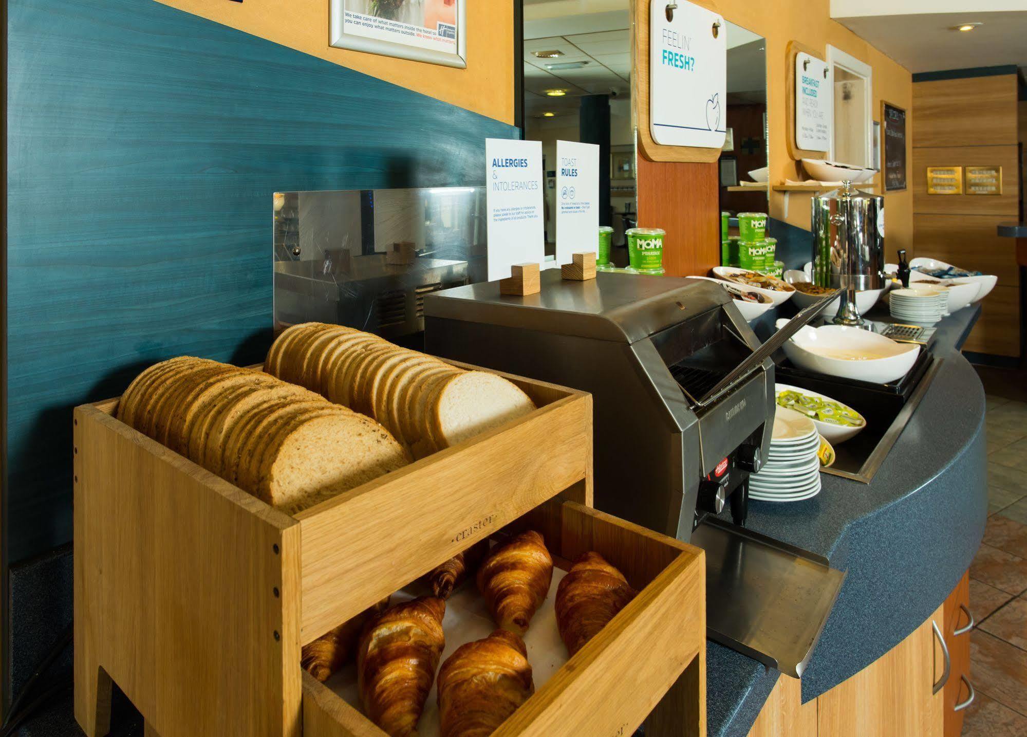 Holiday Inn Express Burton On Trent By Ihg Экстерьер фото